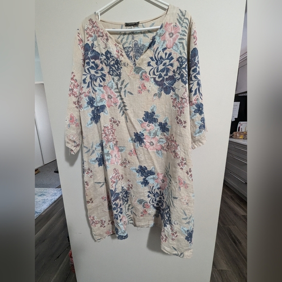 Lungo L'Arno, made in Italy, Floral Linen Dress, with 3/4 sleeves. Size 2X. GUC. - Picture 10 of 15
